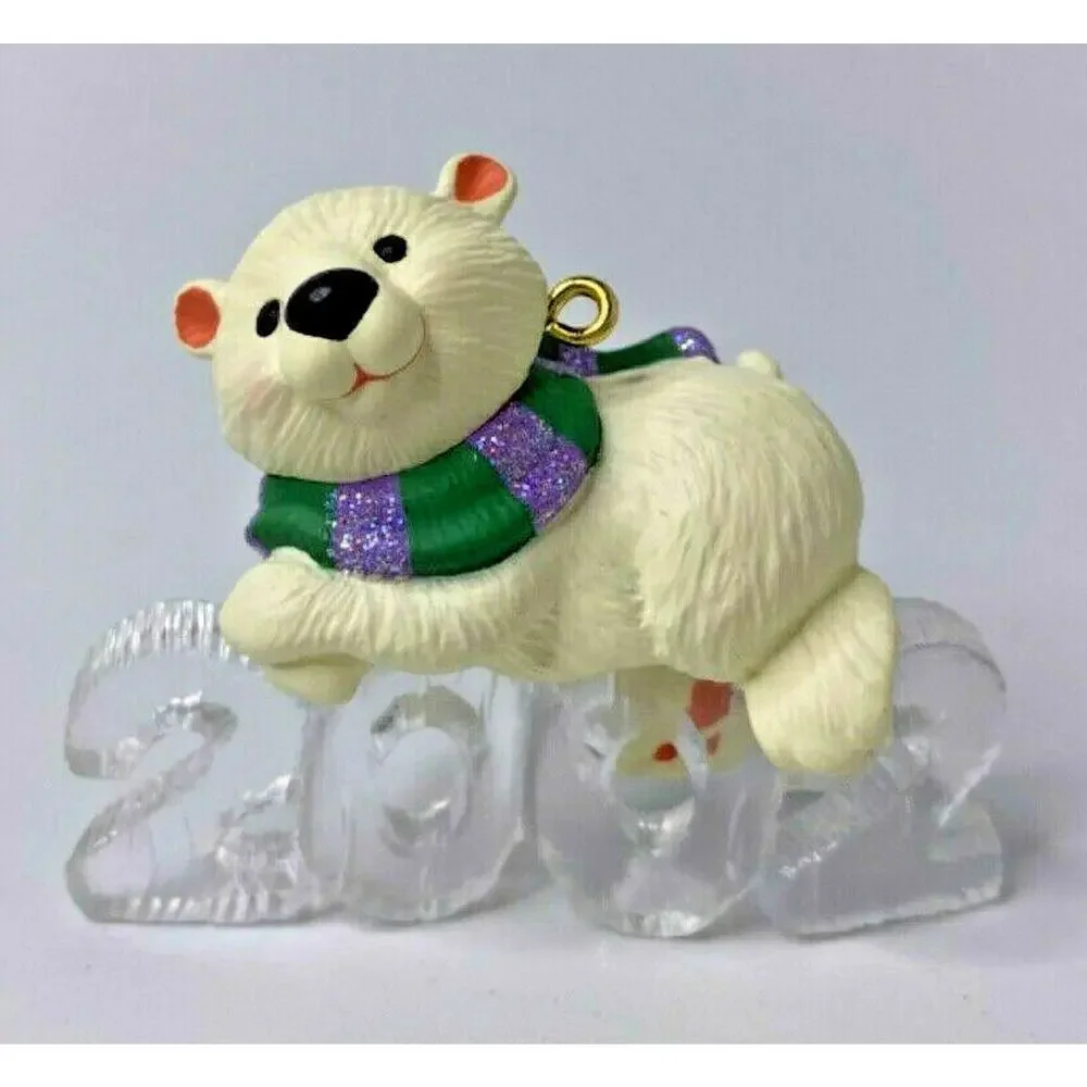 2002 Hallmark Cool Decade‎ Polar Bear Ornament U60 8016